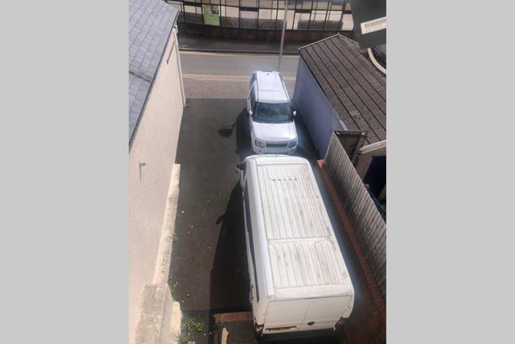 Bee Hive Merthyr Tydfil Εξωτερικό φωτογραφία